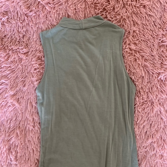 ⚡️Green Fitted Tank Top⚡️ - Picture 3 of 3